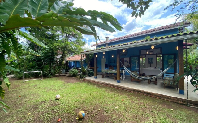 Casa com churrasqueira na Vila Barra Una