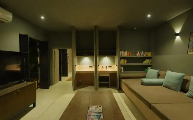 Cool and Contemporary Hilltop Villa With Ocean Views