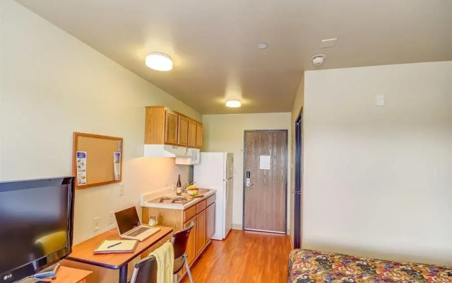 Studio 6 Extended Stay Cincinnati Sharonville OH