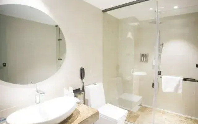 Lavande Hotel Wuhan Wujiashan 5th Ring Sports Center