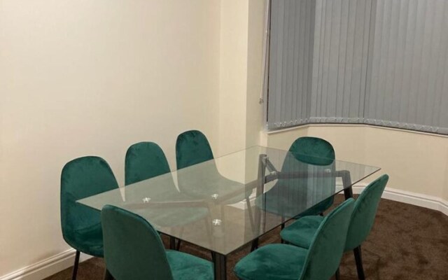 Homely 3-bed House in Bham 15 min From City Centre