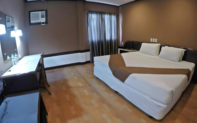 Holiday Spa Hotel