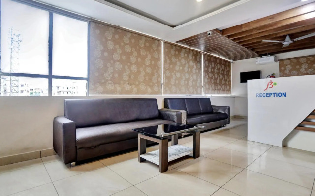 Vasishtha Grand by OYO Rooms