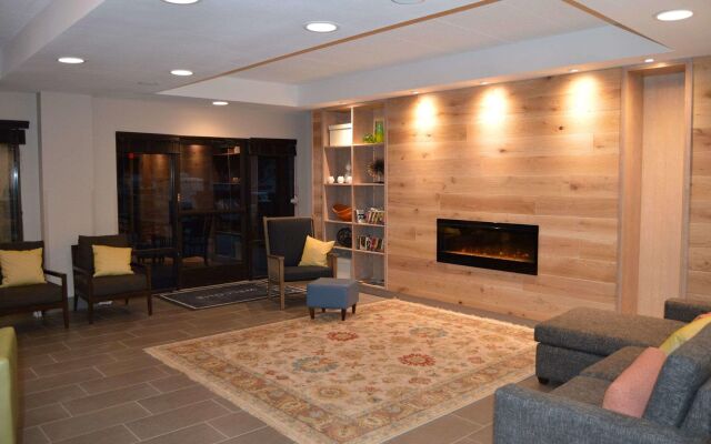 Country Inn & Suites by Radisson, La Crosse, WI