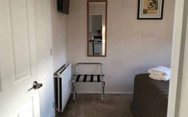 Surrey Court Motel