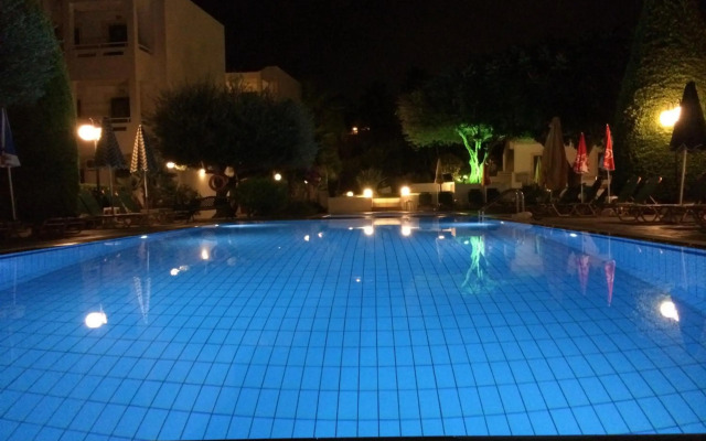 Nikolas Villas Apartments