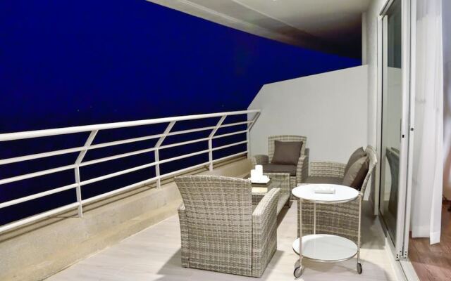 Sandy Beach Condo 15E