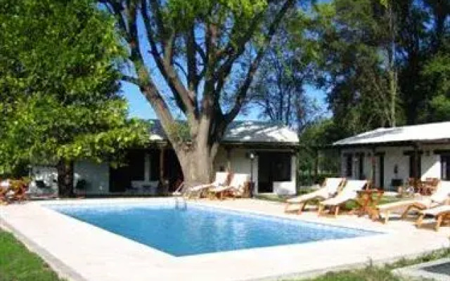 Postales by DOT Boutique