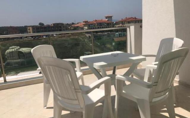 Sea Life Apartments Sinemorets