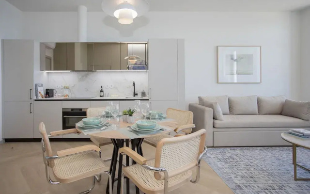 Liiiving-Luxury Beachfront Apartment III