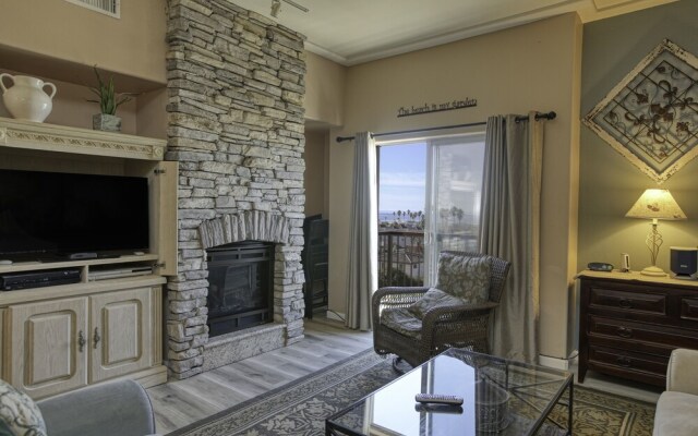 307 Casa Bella 2 Bedroom Condo by Redawning
