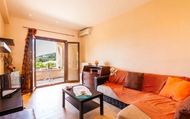 Loukia Luxury Apartments