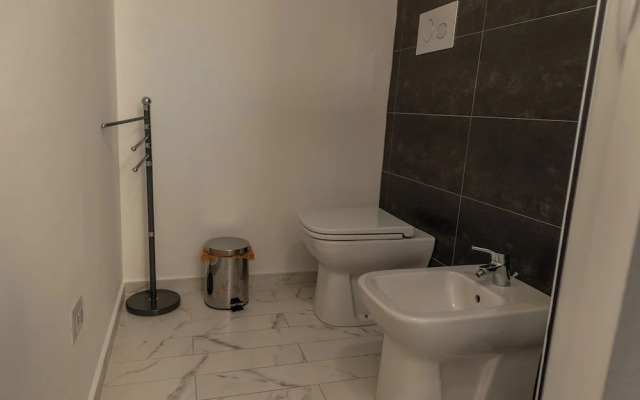 Residence con Piscina e Giardino