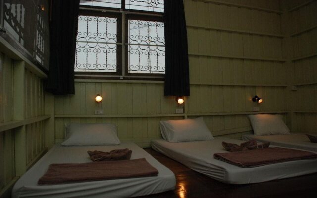 ME HUG Hostel&Restaurant