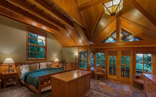 Luxury Northstar Palace w/ Hot Tub & Games