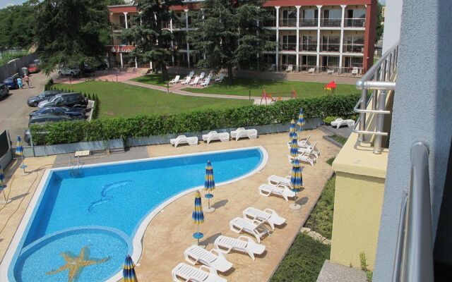 Aparthotel Crystal Beach I