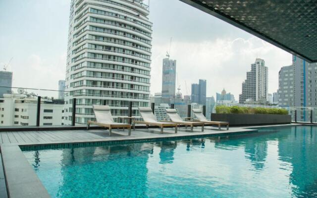 Circle Sukhumvit 11#Luxury#Pool#Gym#BTS Nana&MRT Sukhumvit#1BR#Max2ppl