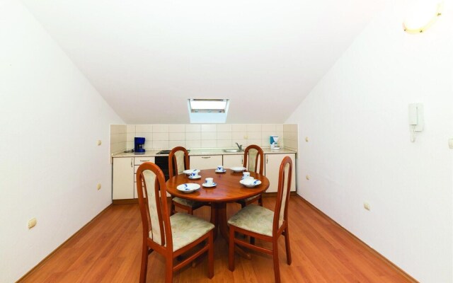 Amazing Home in Trilj with Hot Tub, WiFi & 4 Bedrooms