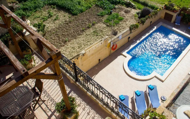 Villayana Gozitan Farmhouse with pool