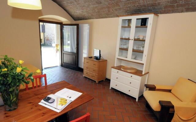 Modern Apartment in Monticelli Brusati with Pool