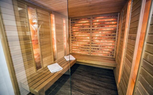Onyx Luxury