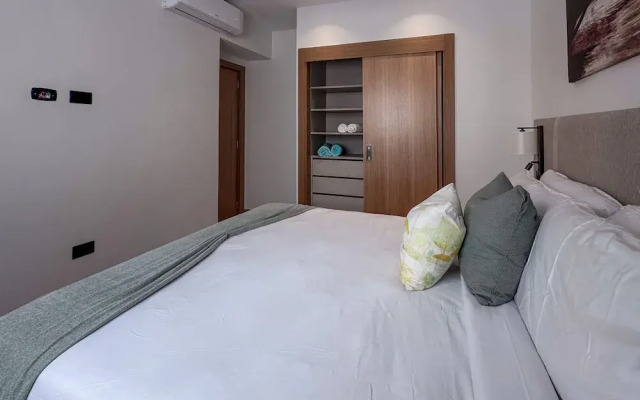 Spectacular Golf Front 3BR Apartment!