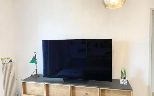 Luxury central beach suite 1’beach 5’downtown