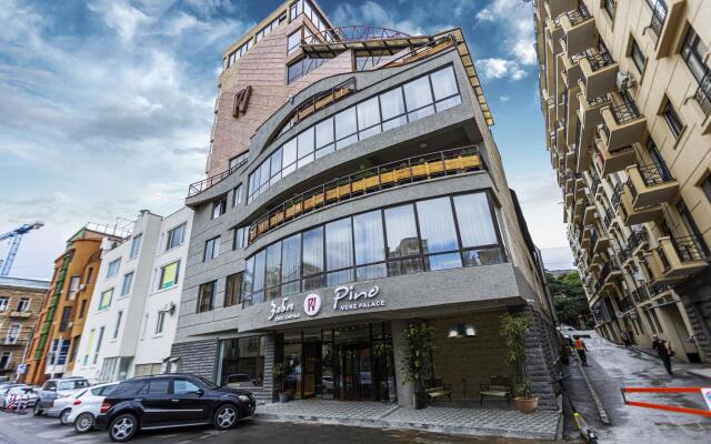 Pino Vere Palace Hotel