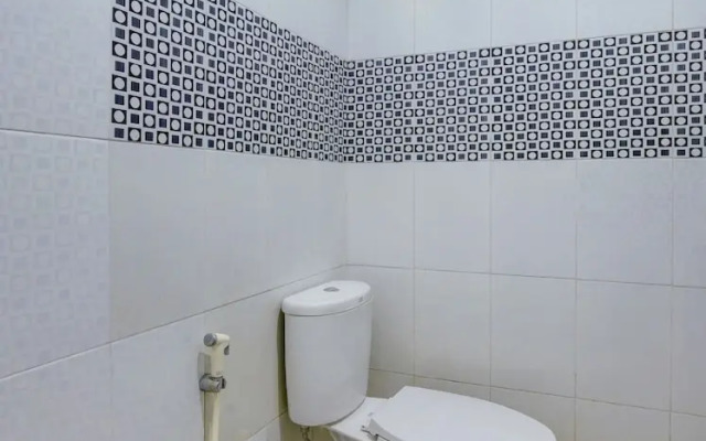 Zaara Guest House Syariah by OYO Rooms