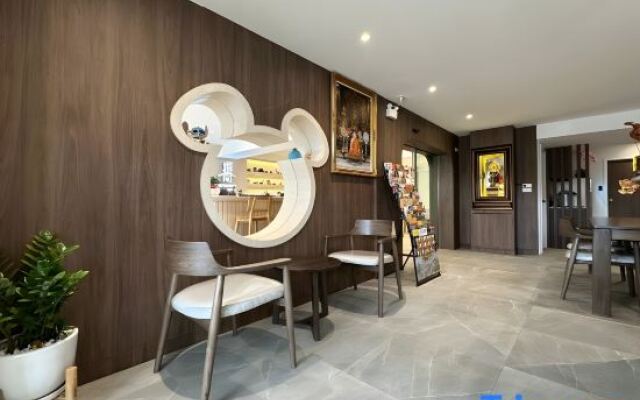 Zhennan Teabar Hotel