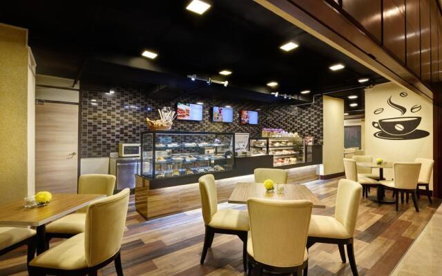 Grand Seasons Hotel