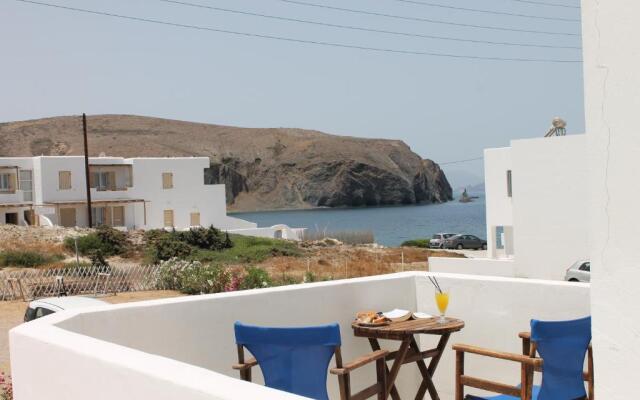 V-rooms in Milos Cyclades