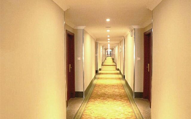 GreenTree Inn Zhenjiang Gaotie Wanda Square Express Hotel