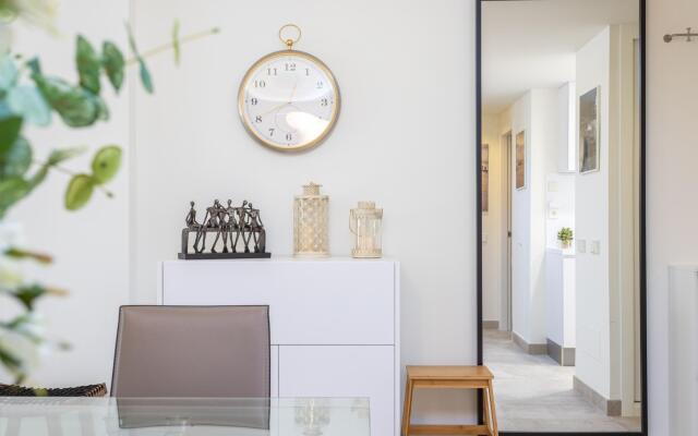 Blue Infinity Luxury Apartment by GHR Rentals