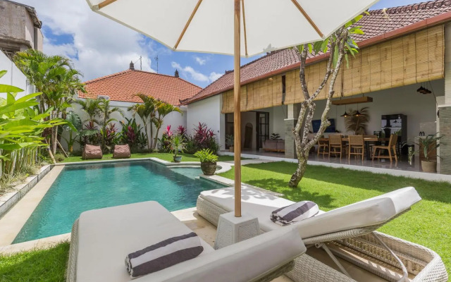 Charming 3 Bedrooms Villa Beach Walking Distance