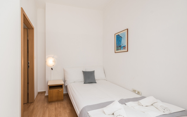 Apartment Matea 220m From the Beach