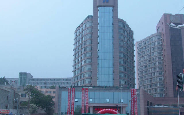 Dalian HuaNeng Hotel