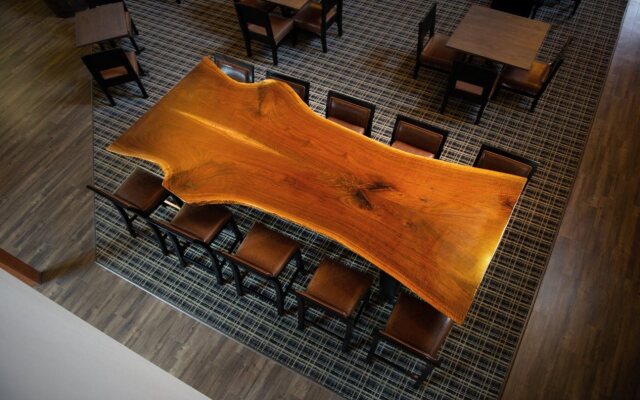 Holiday Inn Express & Suites Hayward by IHG