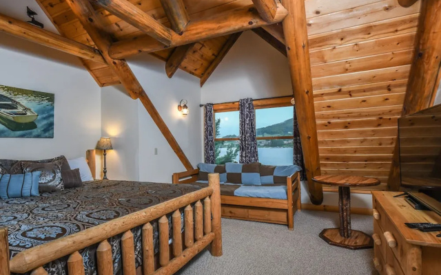 The Treehouse 6 Bedroom House
