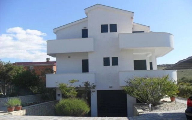 Blue Skies - 30 m From the sea - A1