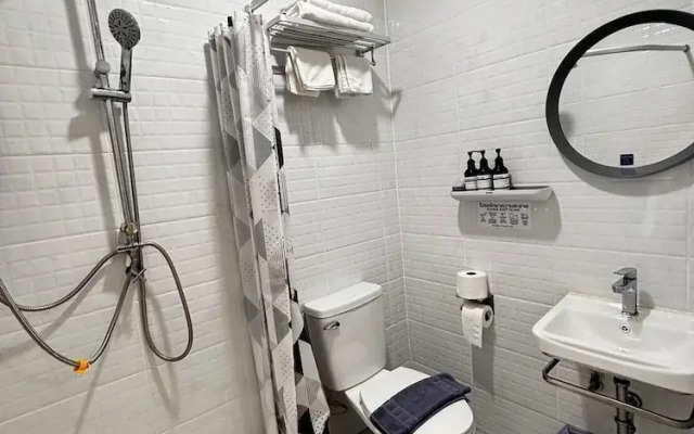 PJ Hostel & Bar