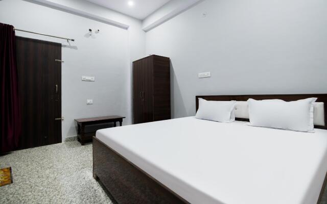 OYO 45931 Hotel Ganesham
