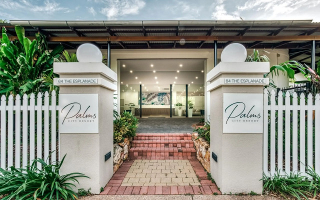 Palms City Resort