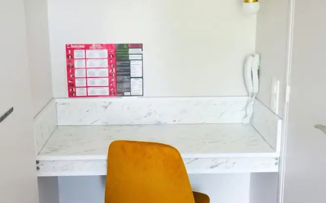 Brit Hotel Essentiel Reims Taissy