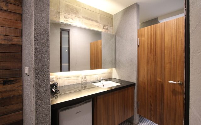 mz1090 Bed and Breakfast