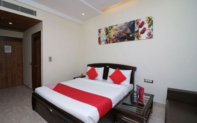 OYO Townhouse 18999 Prakash Continental Hotel