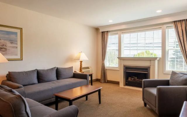 Ogunquit Hotel & Suites