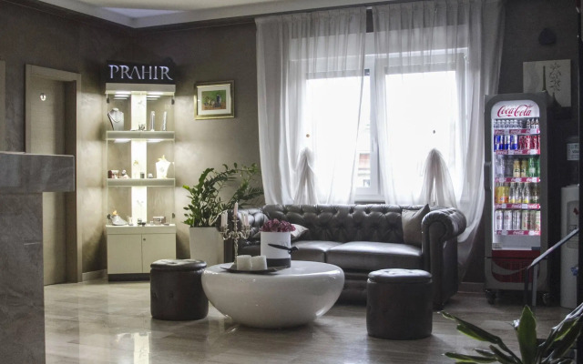Royal Airport Hotel