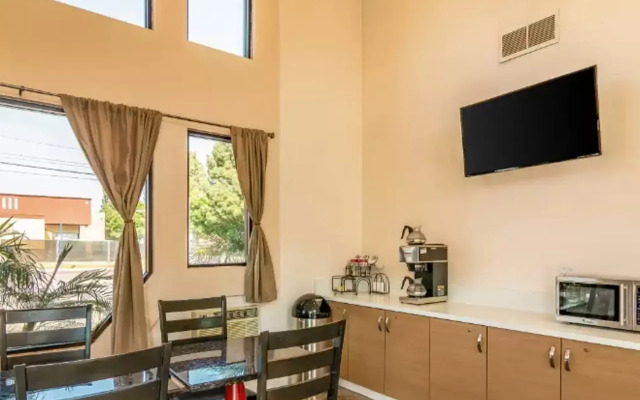 Rodeway Inn Artesia Cerritos