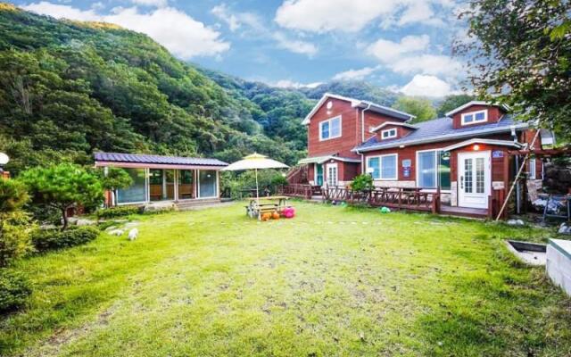 Gwangyang Four Seasons Story Pension